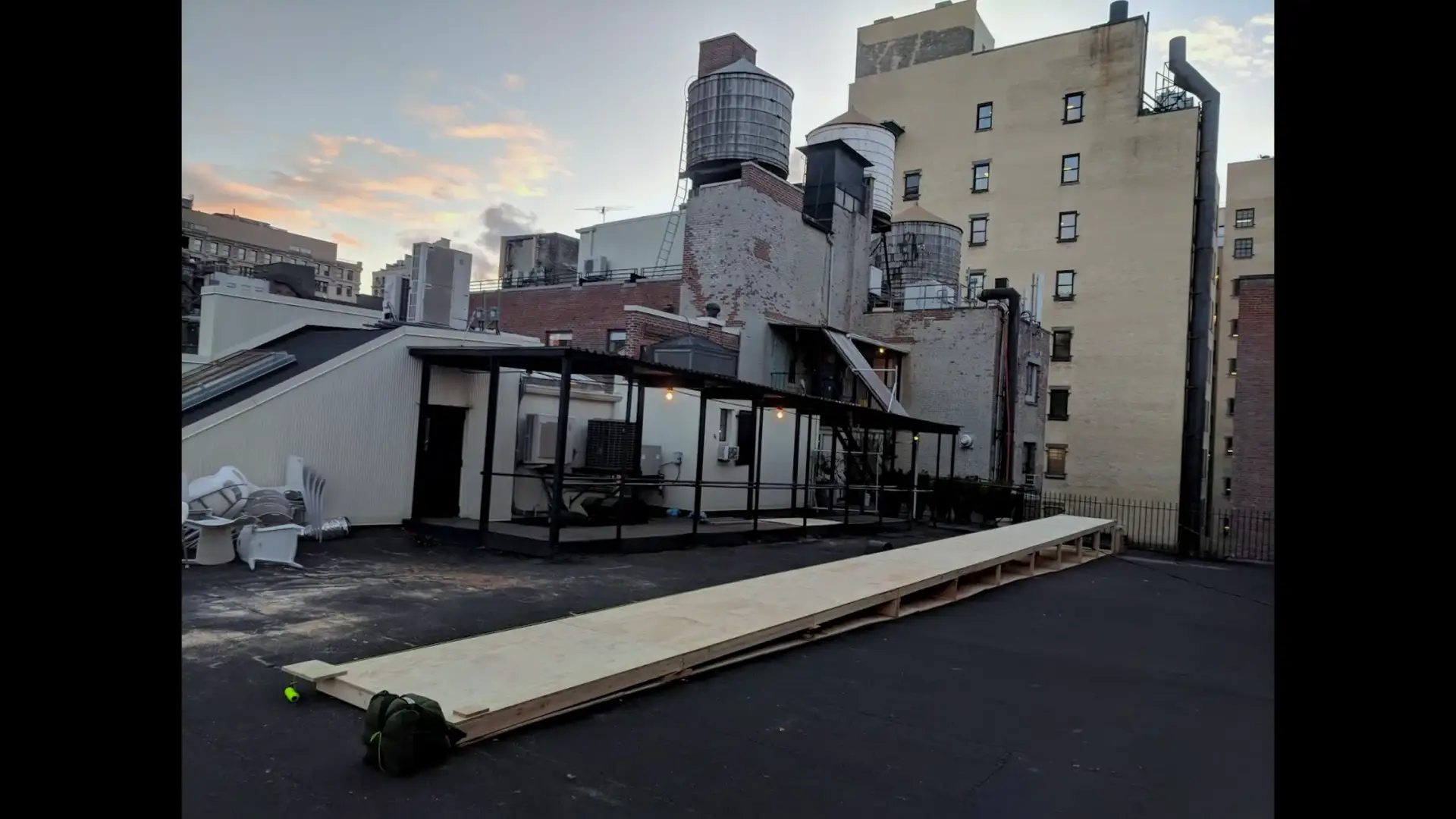 V1-0020_rerenderinagesrooftop00000000