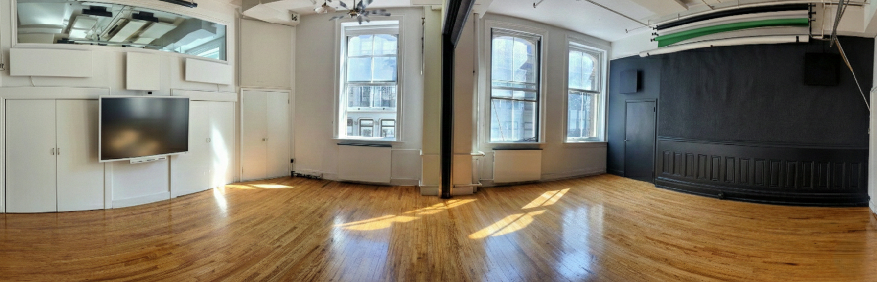 Open room at Union Square Loft